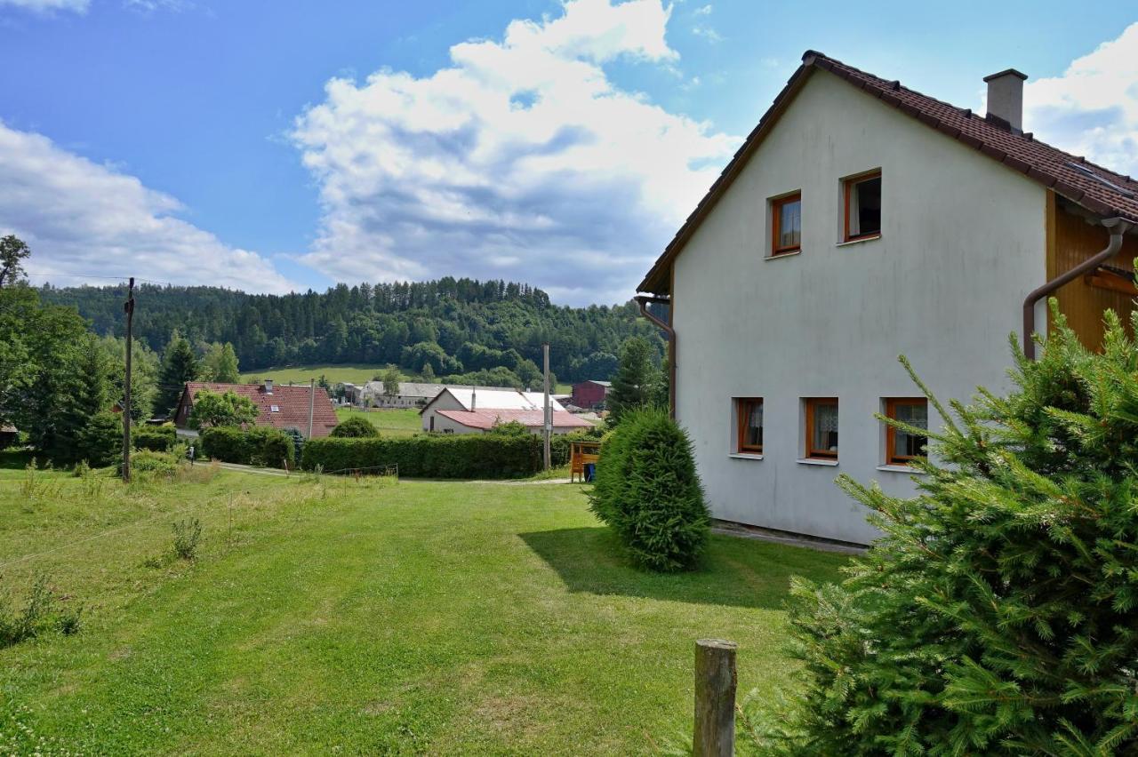 Apartmany Janovice Jivka Екстер'єр фото