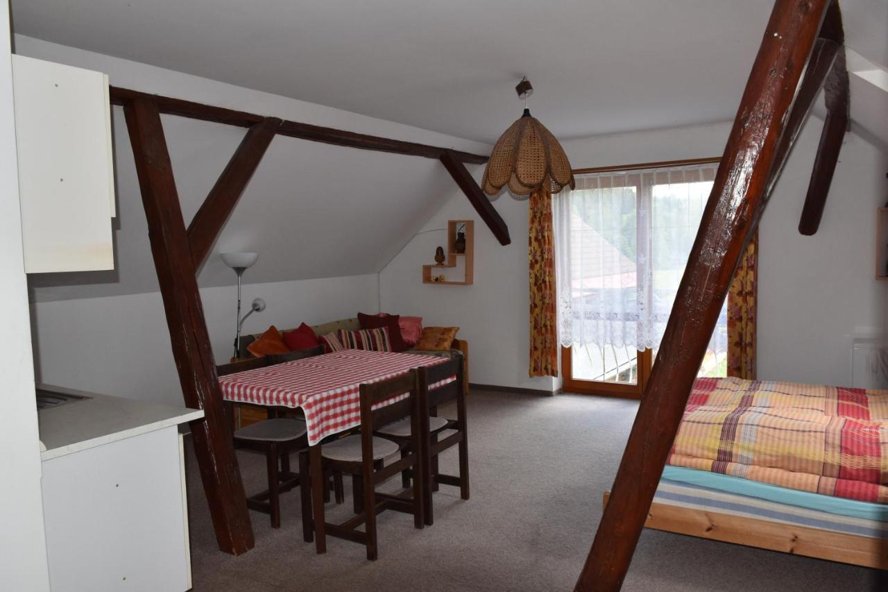 Apartmany Janovice Jivka Екстер'єр фото